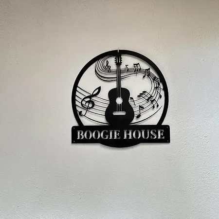 Holiday home Boogie House *
